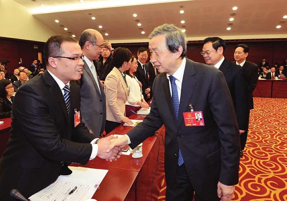 山西代表团审议政府工作报告
