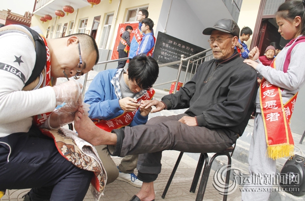 老中青志愿者 雷家坡村传德孝 老中青志愿者 雷家坡村传德孝