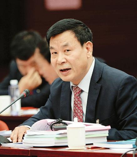 坚决打赢脱贫攻坚战 确保与全国同步小康——我省全国人大代表热议扶贫攻坚 坚决打赢脱贫攻坚战 确保与全国同步小康——我省全国人大代表热议扶贫攻坚