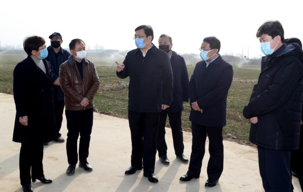 丁小强调研盐湖区农业生产