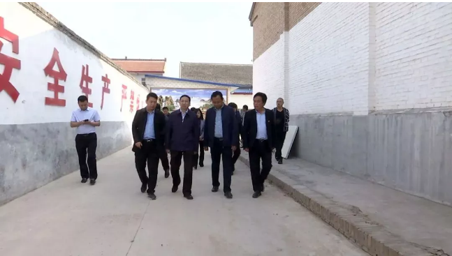 临猗县委书记调研重点项目建设和农村人居环境整治工作