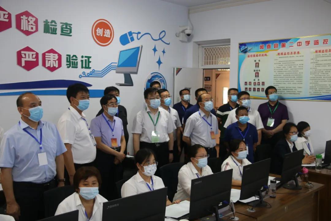 李明陪同山西省巡视团检查闻喜县高考考务工作