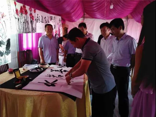 闻喜县文旅局举办荷花摄影主题活动