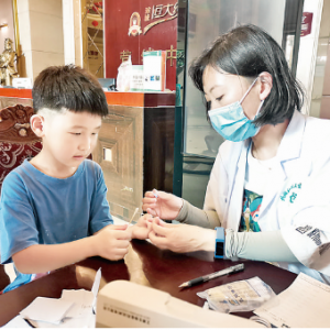 盐湖区恒大绿洲社区免费为入学儿童检测乙肝抗体