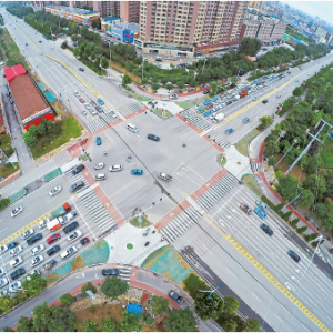 运城市区新建成的渠化岛投入使用