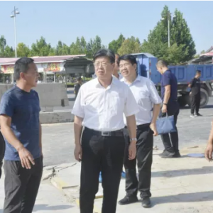 万荣县委书记督导检查中国农民丰收节主会场筹备工作