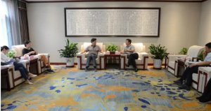 万荣县长与中国农业科学院农业信息研究所党委书记交流智慧农业领域合作
