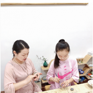 运城市区茶艺培训班教大家制作香珠和香牌