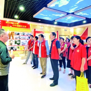 闻喜县苗圃社区到陈家庄村接受红色教育