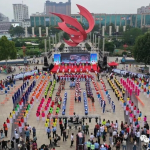 运城《最美出行》交通安全广场舞大赛举办