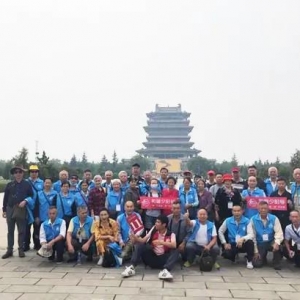 环游西北甘青环线“和谐夕阳号”旅游专列首次抵运
