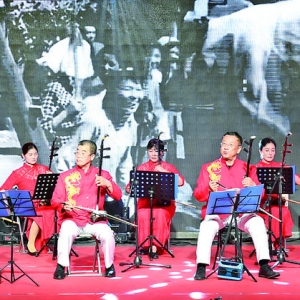稷山离退休老干部文艺演出迎国庆
