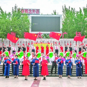 夏县老干部唱响红歌迎国庆