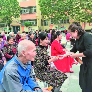 盐湖区西湖社区双节联欢会办的不是一点点热闹