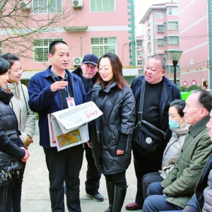 闻喜社区到小区宣讲党的十九届五中全会精神
