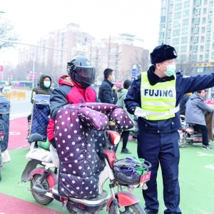 运城市试行非机动车“二次过街”避免混乱行驶现象