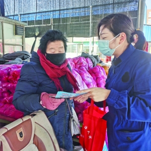 盐湖区消防救援大队进果品市场宣传消防安全