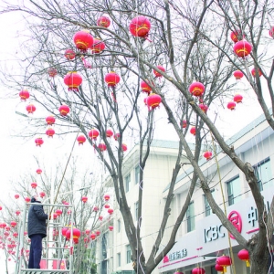 闻喜县城万盏灯笼扮靓街头