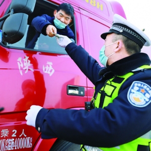 运城全市公安交警多措并举全力护航春运