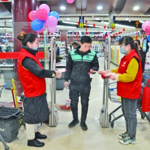 芮城县消防救援大队消防安全宣传进商场、超市