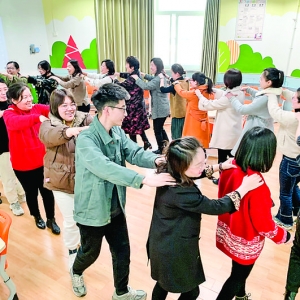 盐湖区红旗小学全体教师培训提升教师素养、更新教育理念