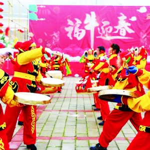 夏县张家坪村村民载歌载舞庆元宵