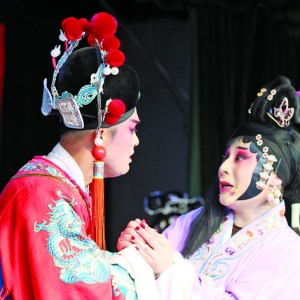 永济市城东街道上演蒲剧《玉蝉泪》