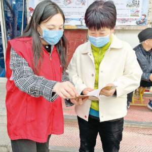盐湖区东城办鸿晋社区为居民讲解中医养生知识