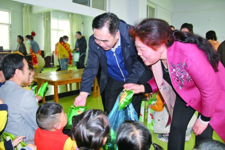 运城市残联“学党史 践行动”志愿助残服务“五进”活动开展
