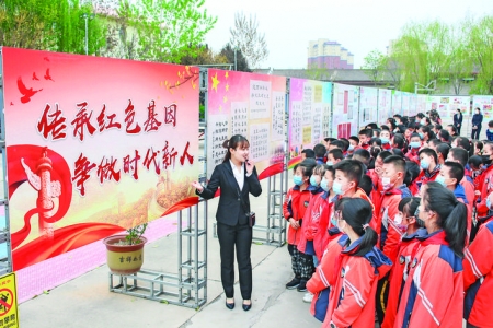 闻喜县4万多名中小学生在青少年活动中心参观学习党史