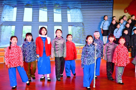 芮城县学府东街小学多种形式学百年党史