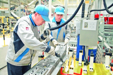 大运集团研发多款新能源汽车畅销国内外市场