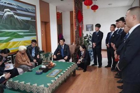 运城农商银行团委寻访慰问英雄模范重温抗战红色历史