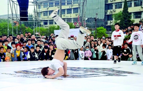 河津第八届“鱼跃龙门·华耀河津”影响力街舞巅峰赛上演