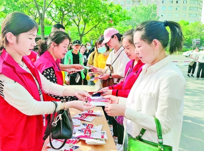 运城市防震减灾中心进行防震演练普及防震知识