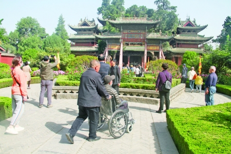 “五一”假期许多外地游客赞许和欣赏运城市景区