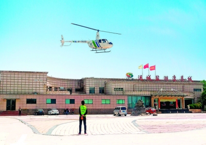 运城盐湖于5月16日首次开启直升机低空游览项目