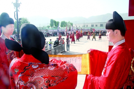 大型实景剧《武庙之祖·盛典迎宾》在关帝庙景区上演