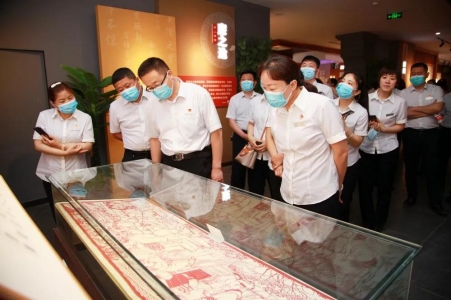 临猗农商银行赴红色文化教育基地学习党史加强党风廉政建设