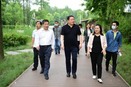 永济市委书记带队赴湖北省学习考察