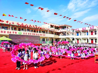 临猗县孙吉第二小学校“童心向党 筑梦起航”节目汇演庆“六一”