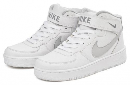 朋友们，你们月收入多少，才舍得买1万的鞋子！