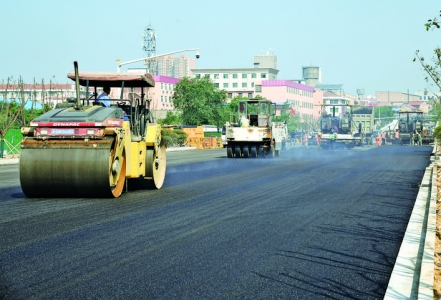 闻喜县闻垣路县城段改造工程加班加点施工确保工程如期竣工