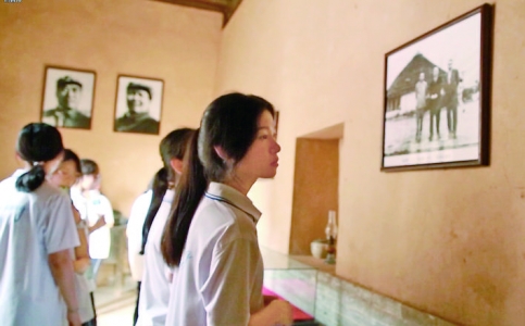 垣曲中学组织500名师生参与“行走的思政课”