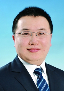 马卫平白衣执甲 援非归来