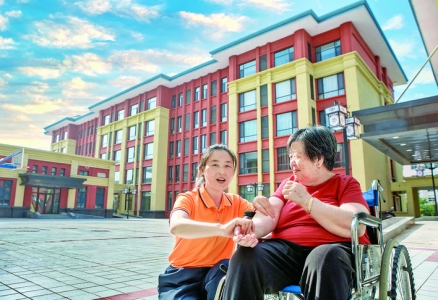 万荣县中企联发养老服务中心张花花”画“党恩