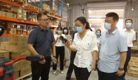 柯彩云调研盐湖高新区企业融资需求