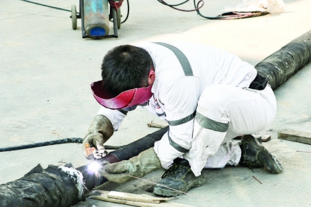 换热站一出现问题就会影响供热，热力公司如何保证其正常运行？