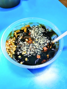 秦师香辣串串串香爽翻了！