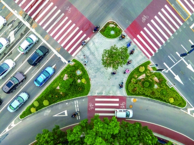 运城市红旗东街与学苑路交会路口渠化岛风景